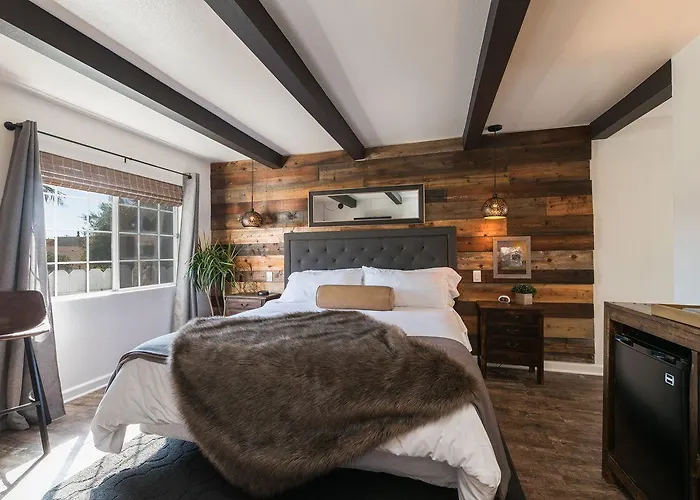 Shell Beach Inn