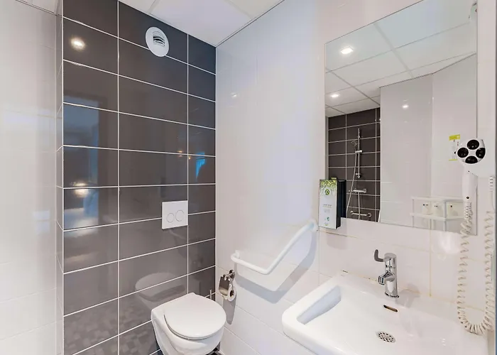 Kyriad Direct Tours Sud - Chambray Les Tours