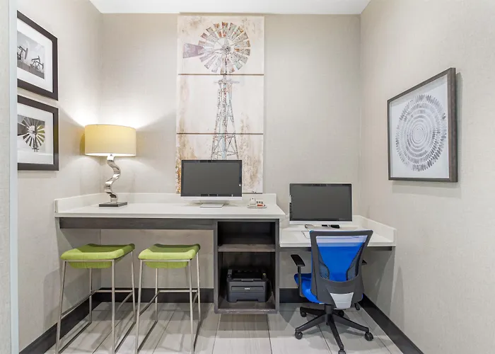 Best Western Plus Waller Hotel