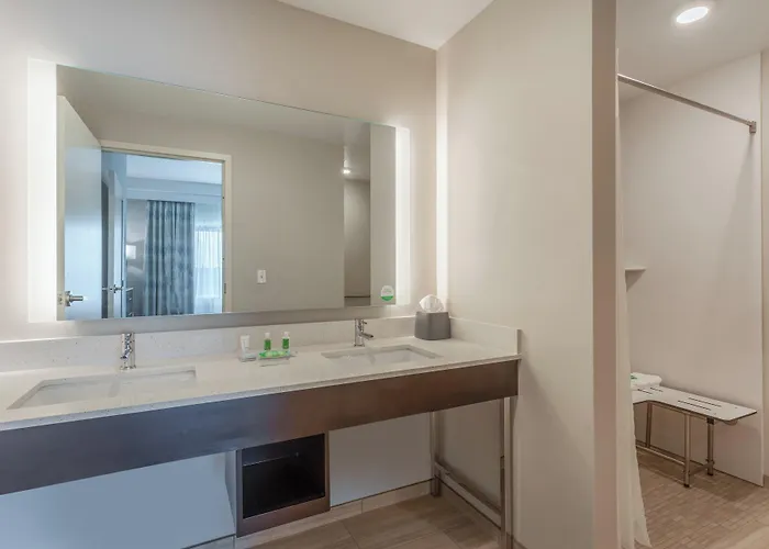 Holiday Inn & Suites - Jefferson City By Ihg