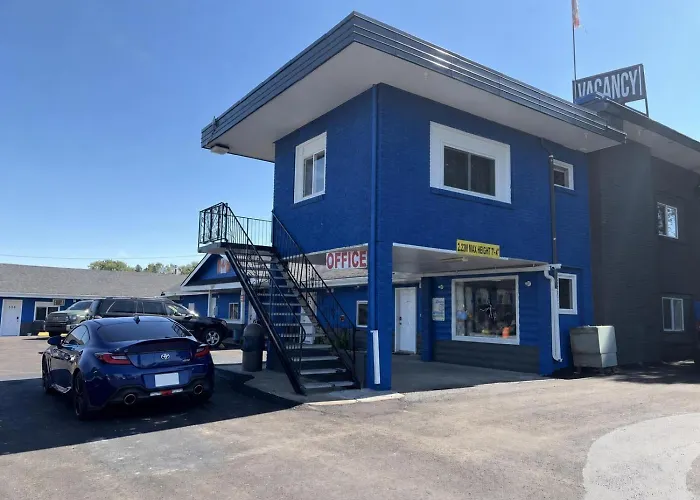 Riverside Motel And Suites