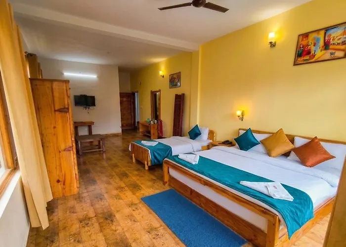 La Riqueza Kanatal - Himalayan View Rooms - Parking On Site - Close To Surkanda Devi Temple & Jungle Safari