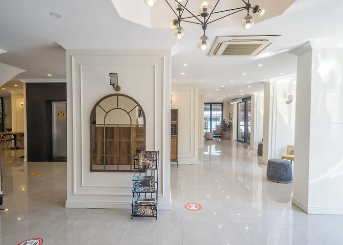 Aurasia Beach Hotel