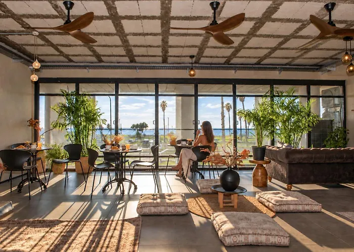 Hotel WOM Beach Pod -By WOM Chain
