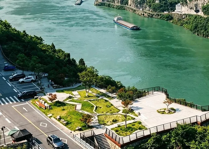 Yichang Leisurely River View Inn - Three Gorges Branch