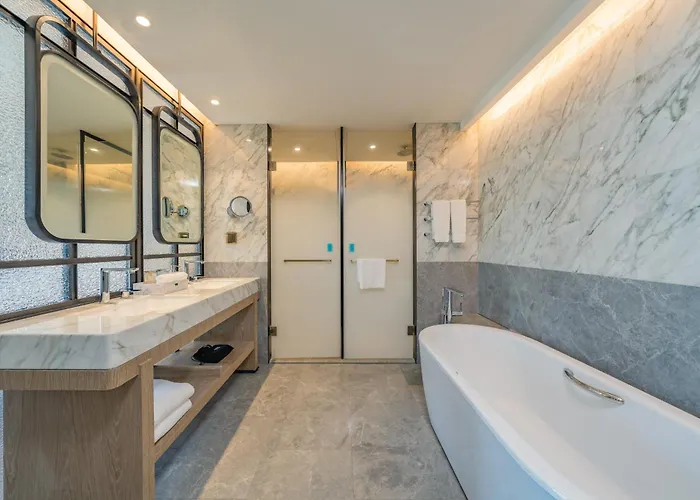 Holiday Inn Zhuhai City Center By Ihg