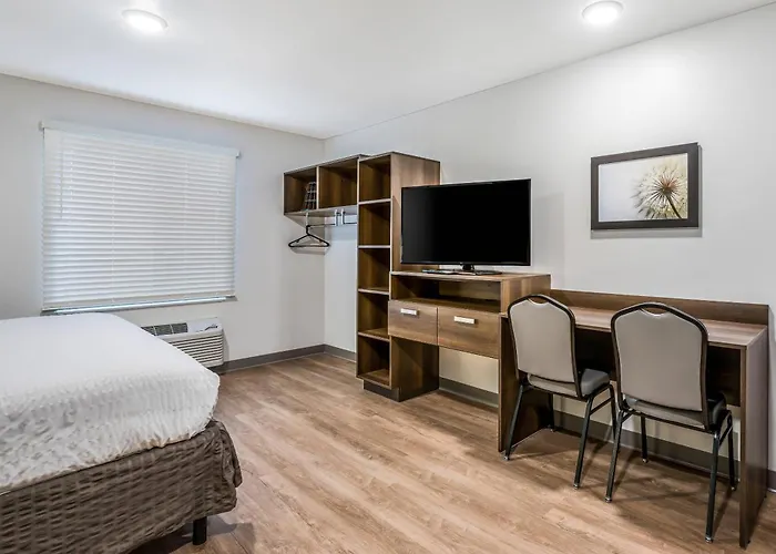 Woodspring Suites Libertyville - Chicago