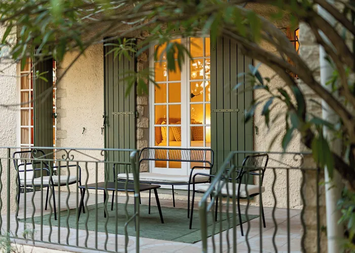 Hotel La Garrigue & Bar Le Perchoir