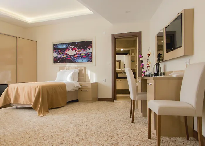 Goldhan Hotel