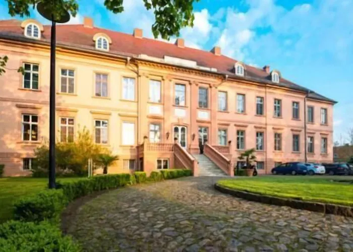 Schlosshotel Rühstädt Garni - Natur&Erholung an der Elbe