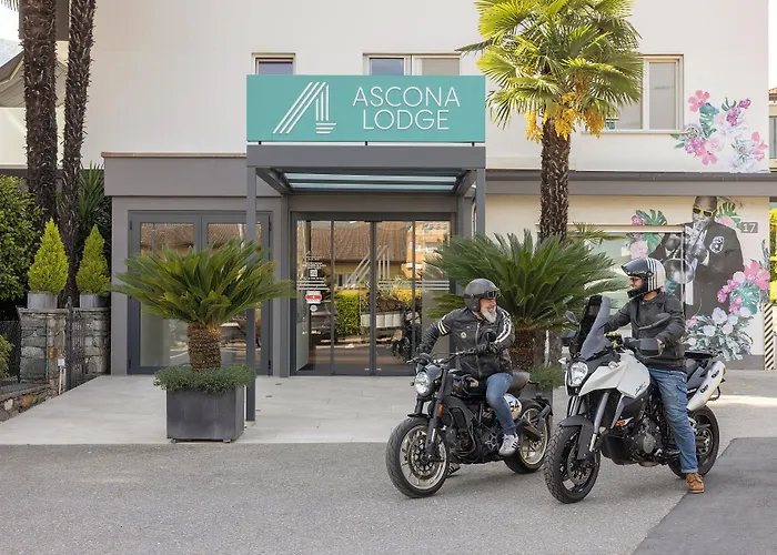 Ascona Lodge, Pool & Garden Retreat