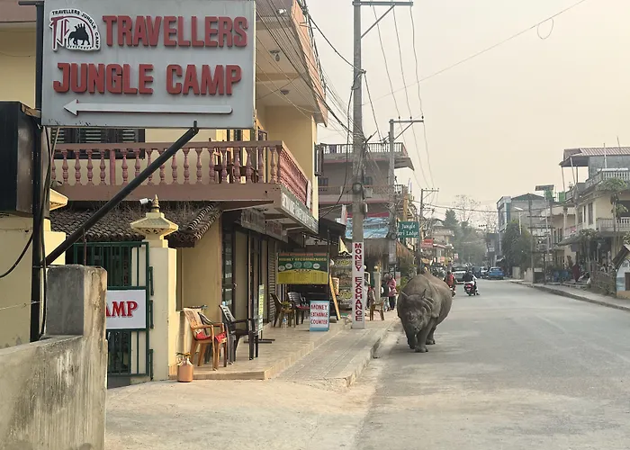Travellers Jungle Camp-Sauraha