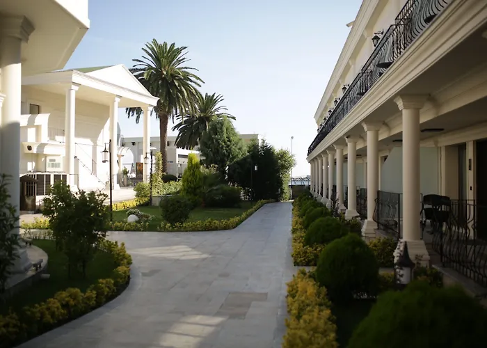 Northdoor Hotel