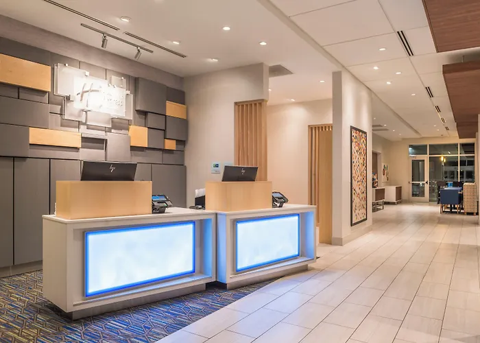 Holiday Inn Express & Suites Farmville By Ihg