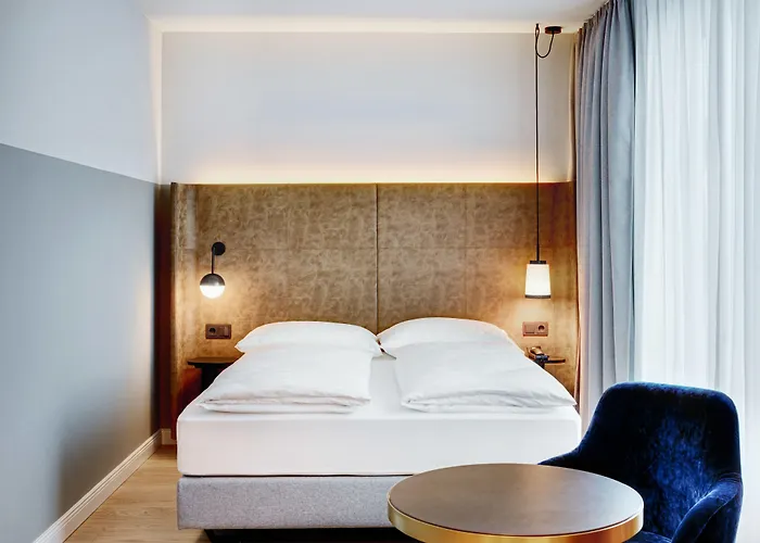 Stage 12 Hotel By Penz