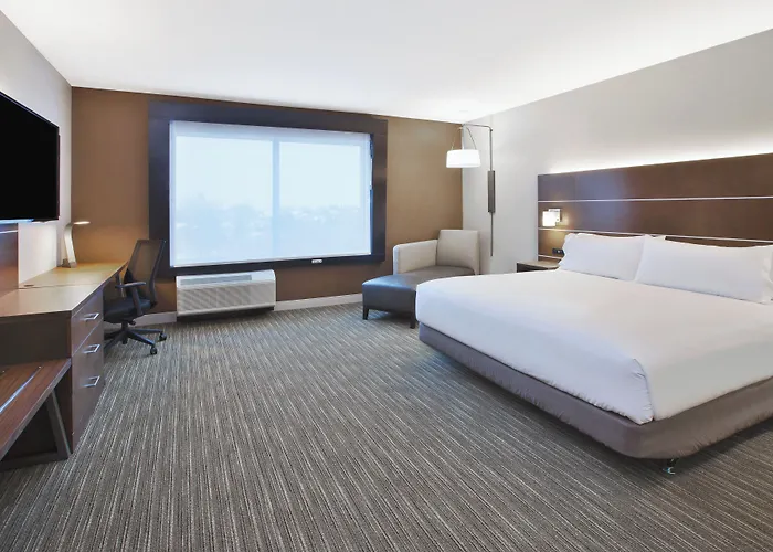 Holiday Inn Express & Suites Okemos - University Area By Ihg