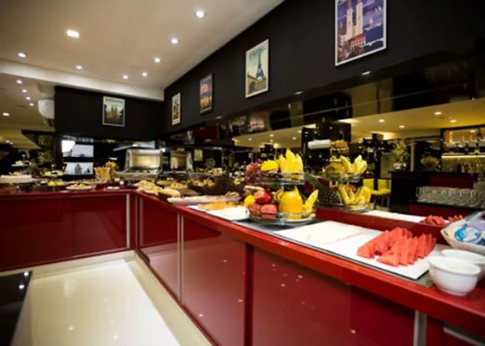 Holiday&Business Hotel - Em frente ao Centro de Eventos e Arena Conda