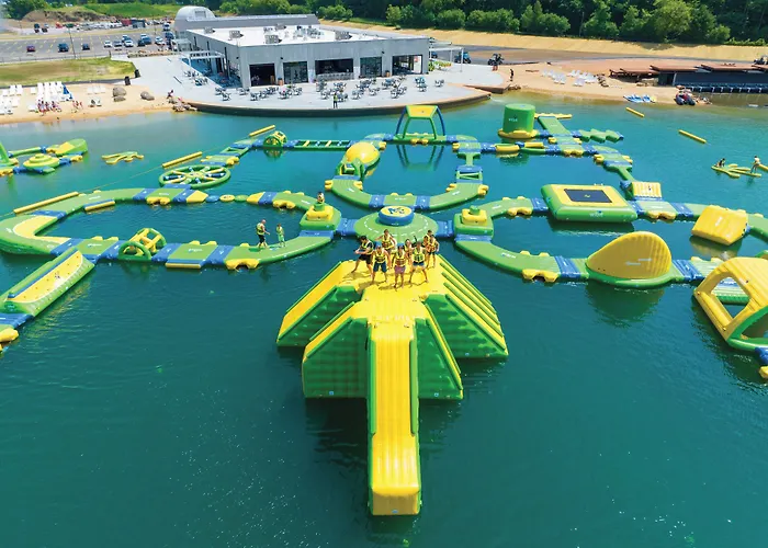 Natura Vue Resort & Boathouse