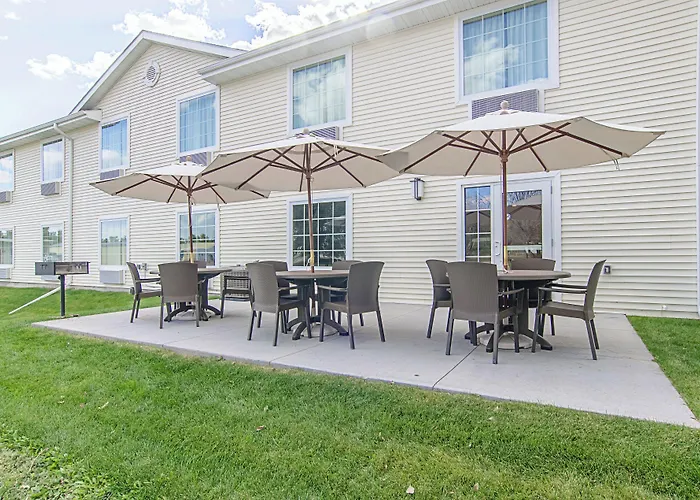 Cobblestone Inn & Suites - Guernsey