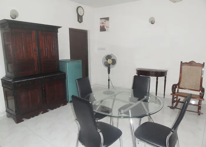 Hillstreet Villa
