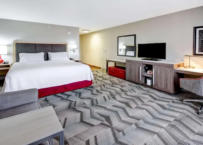 Hampton Inn & Suites - Medicine Hat