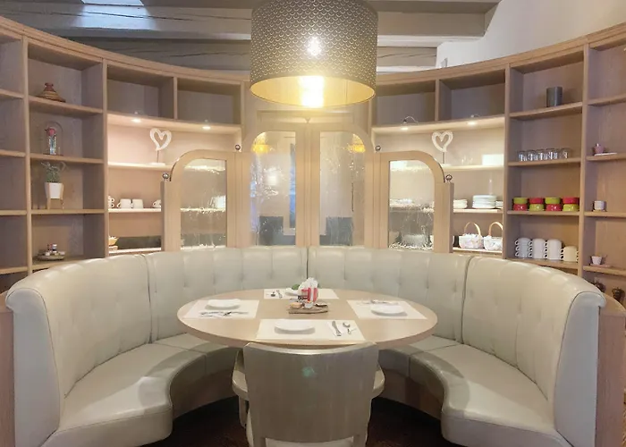 Brit Hotel Confort Le Revest Sainte-Maxime