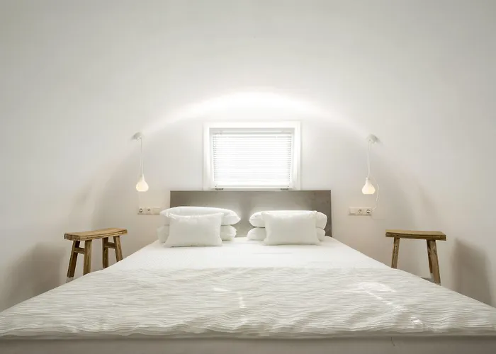 Art Hotel Santorini (Adults Only)
