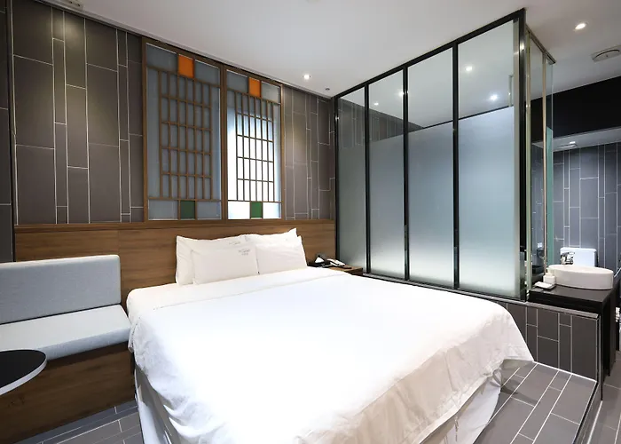 Almond Hotel Busan Station