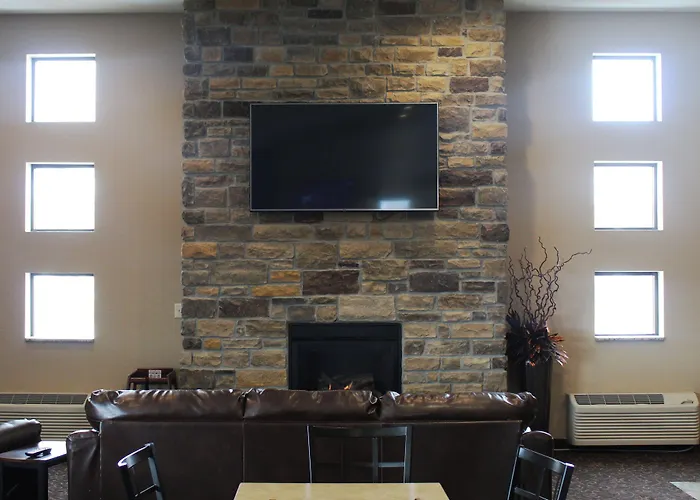 Cobblestone Inn & Suites - Denison | Oak Ridge