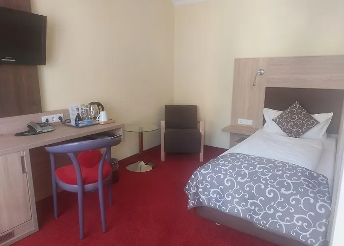 Port Inn Hotel