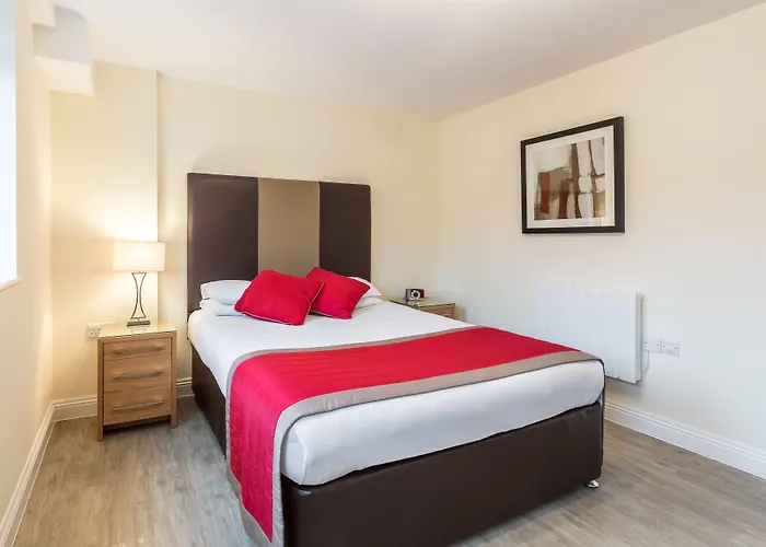 Hof - Central Point Apartments