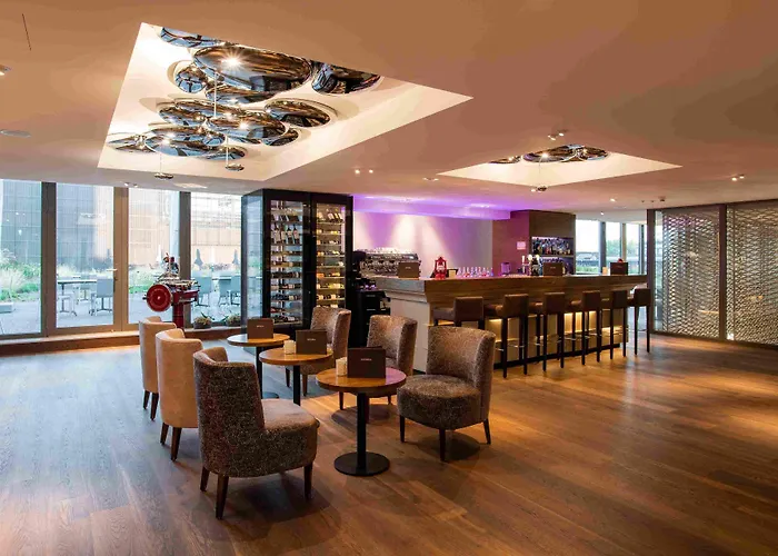 Hotel Illuster - Urban & Local