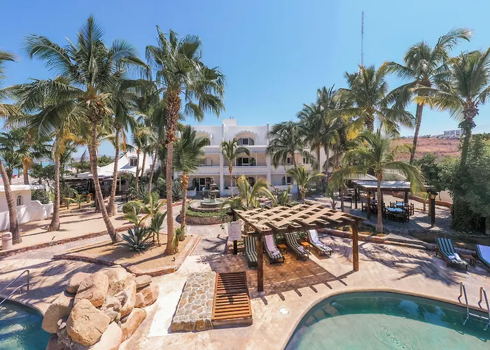Hotel & Suites El Moro