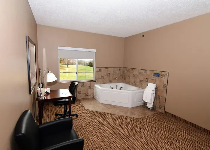Cobblestone Inn & Suites - Denison | Majestic Hills