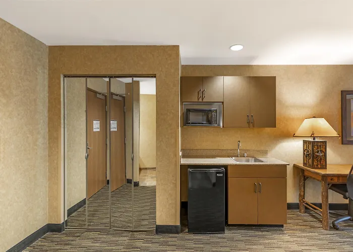 Best Western Plus Kelly Inn And Suites