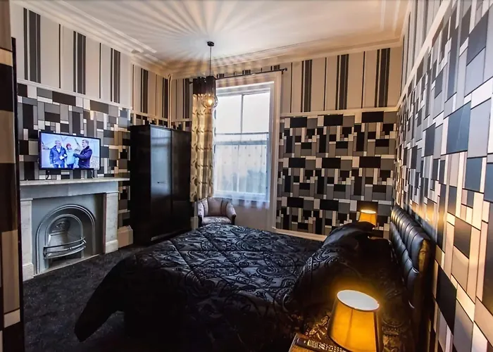 The Carlton Hotel