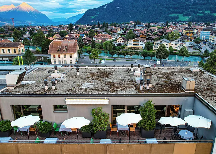 Hotel Merkur - West Station Lodge