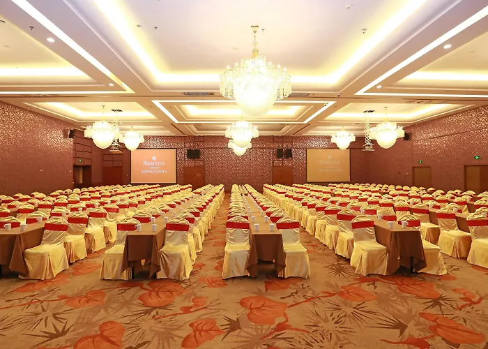 Ramada By Wyndham Longyan