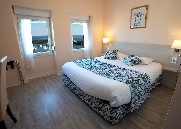 Hotel De La Mer