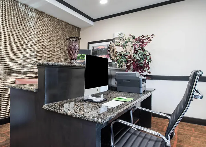 La Quinta By Wyndham Auburn