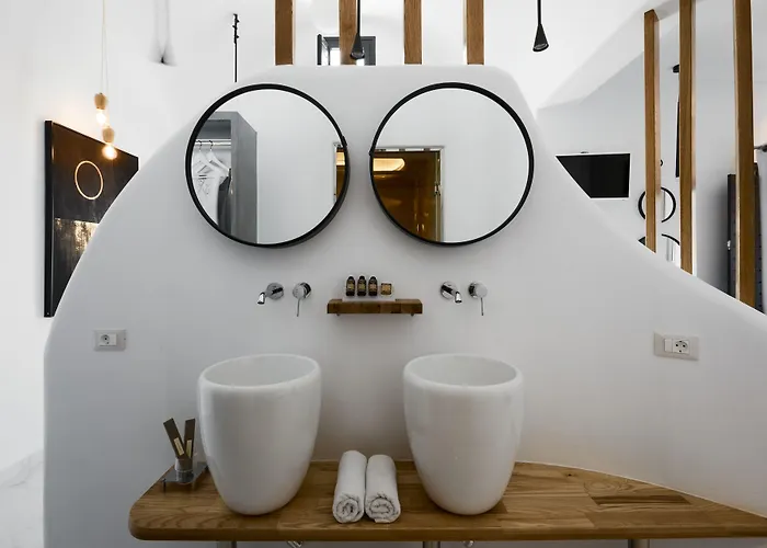 Oia Suites