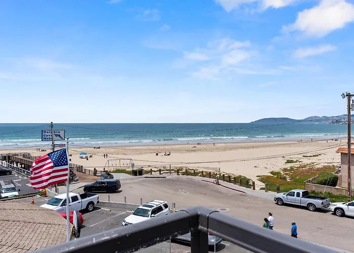 Beach House Inn & Suites