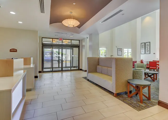 Holiday Inn Express Hotel & Suites Tampa-Usf-Busch Gardens By Ihg