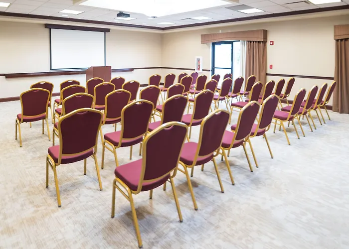 Hampton Inn & Suites Greensburg