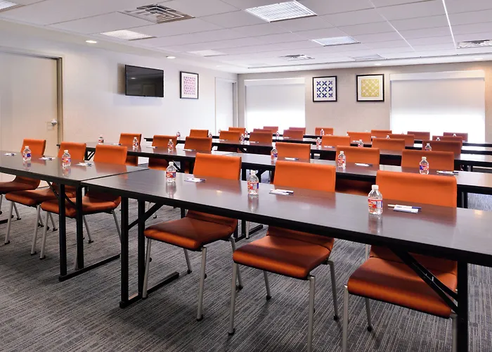 Holiday Inn Express & Suites Selma By Ihg