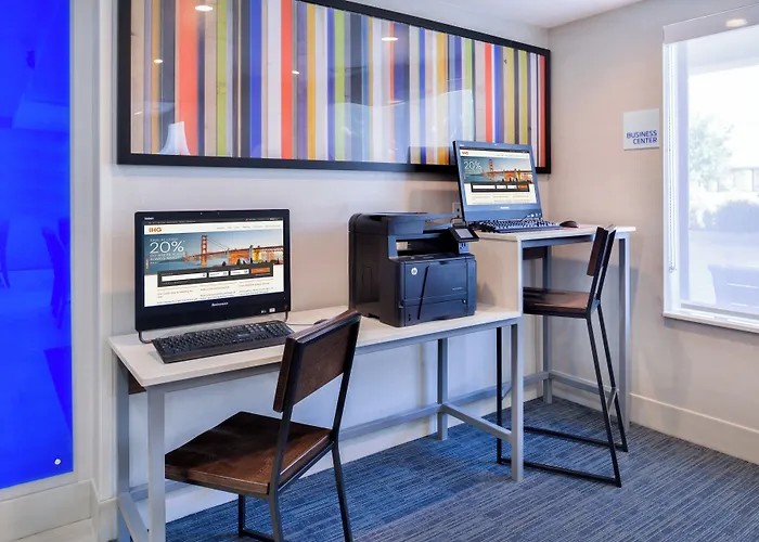 Holiday Inn Express & Suites Selma By Ihg