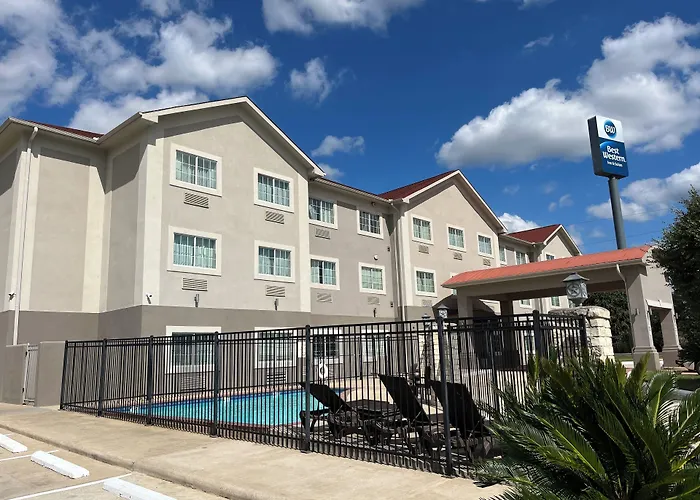 Best Western Cleveland Inn & Suites
