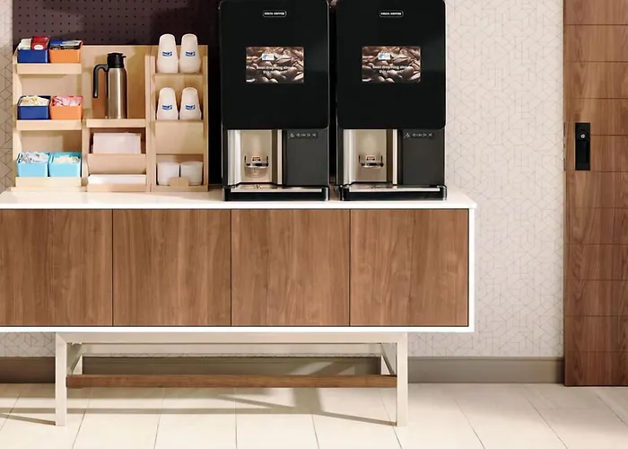 Holiday Inn Express & Suites St. Petersburg North