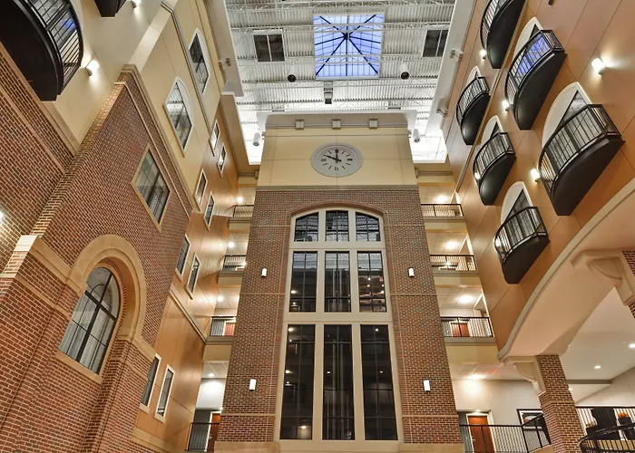 Courtyard By Marriott Wichita At Old Town