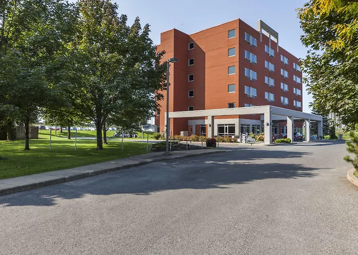Le Dauphin Montreal-Longueuil